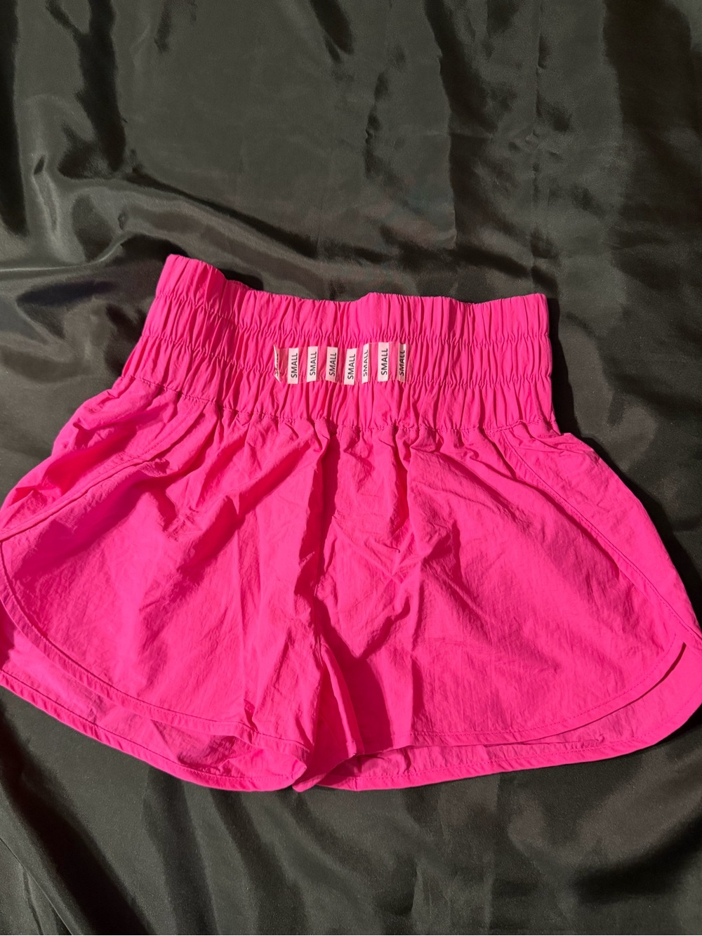 ✨ NWOT Zenana Windbreaker Smocked Waistband Running Shorts ✨size Small